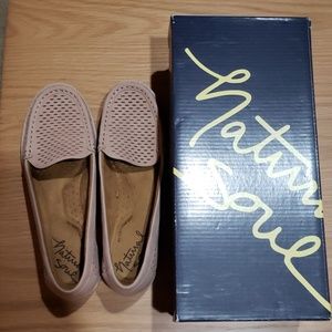 NWOT Natural Soul Isla shoes size 6